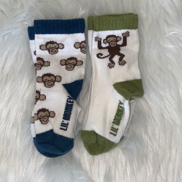 6 pc SET GYMBOREE 🐒 Global Surf boy tops shorts sandals socks 18-24 months - Picture 12 of 13